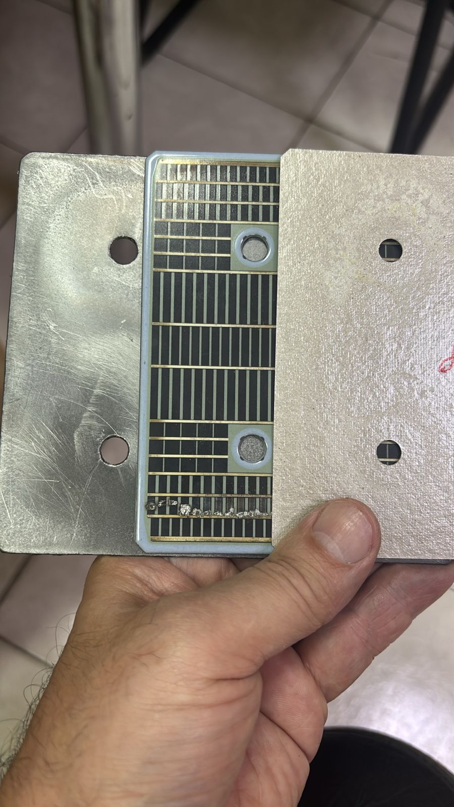 ploskiy-nagrevatel-terrotechnik-frima-1400w-230v